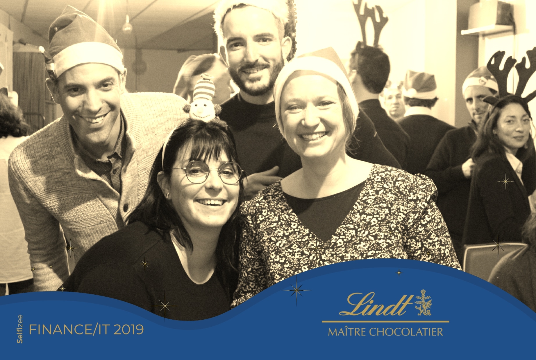 Photo personnalisée avec filtre noir et blanc animation borne selfie soirée Noël et fêtes fin d'année à l'entreprise Lindt à Oloron-Sainte-Marie près de Pau