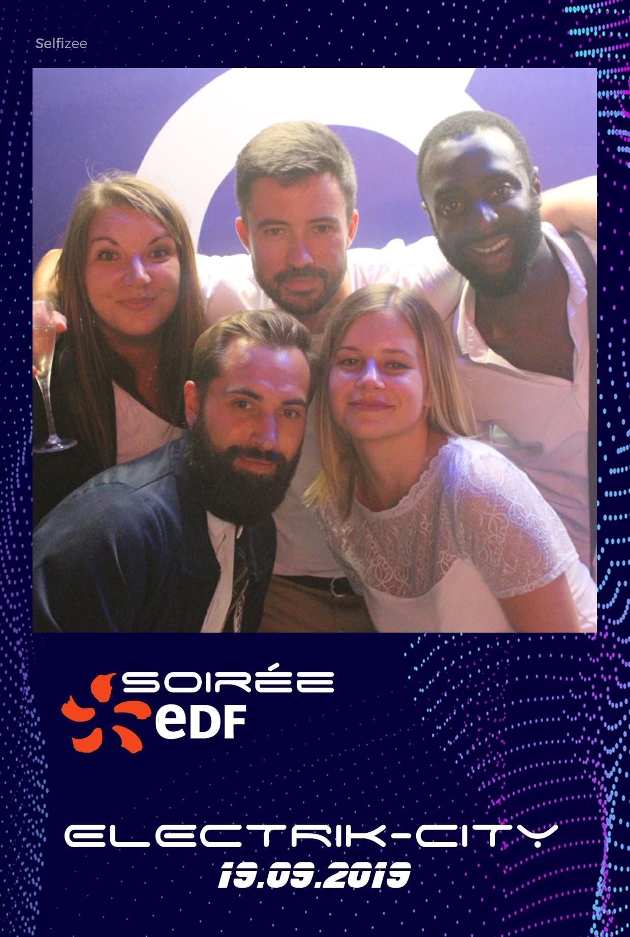 Borne selfie connectée avec imprimante pour animation photo soirée EDF Caen