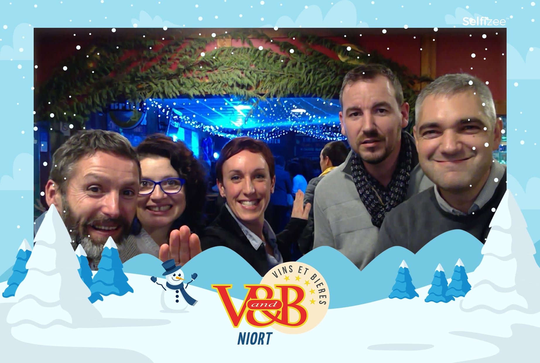 Photobooth animation selfie V and B Niort spécial ski - borne photo connectée à louer à Niort et dans les Deux Sèvres pour événement