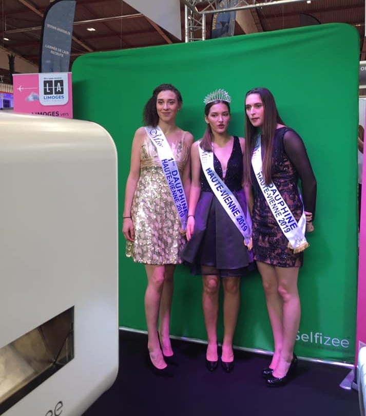 Photobooth connecté et animation fond vert au stand aéroport de Limoges à la foire Limoges 2019 en Haute Vienne