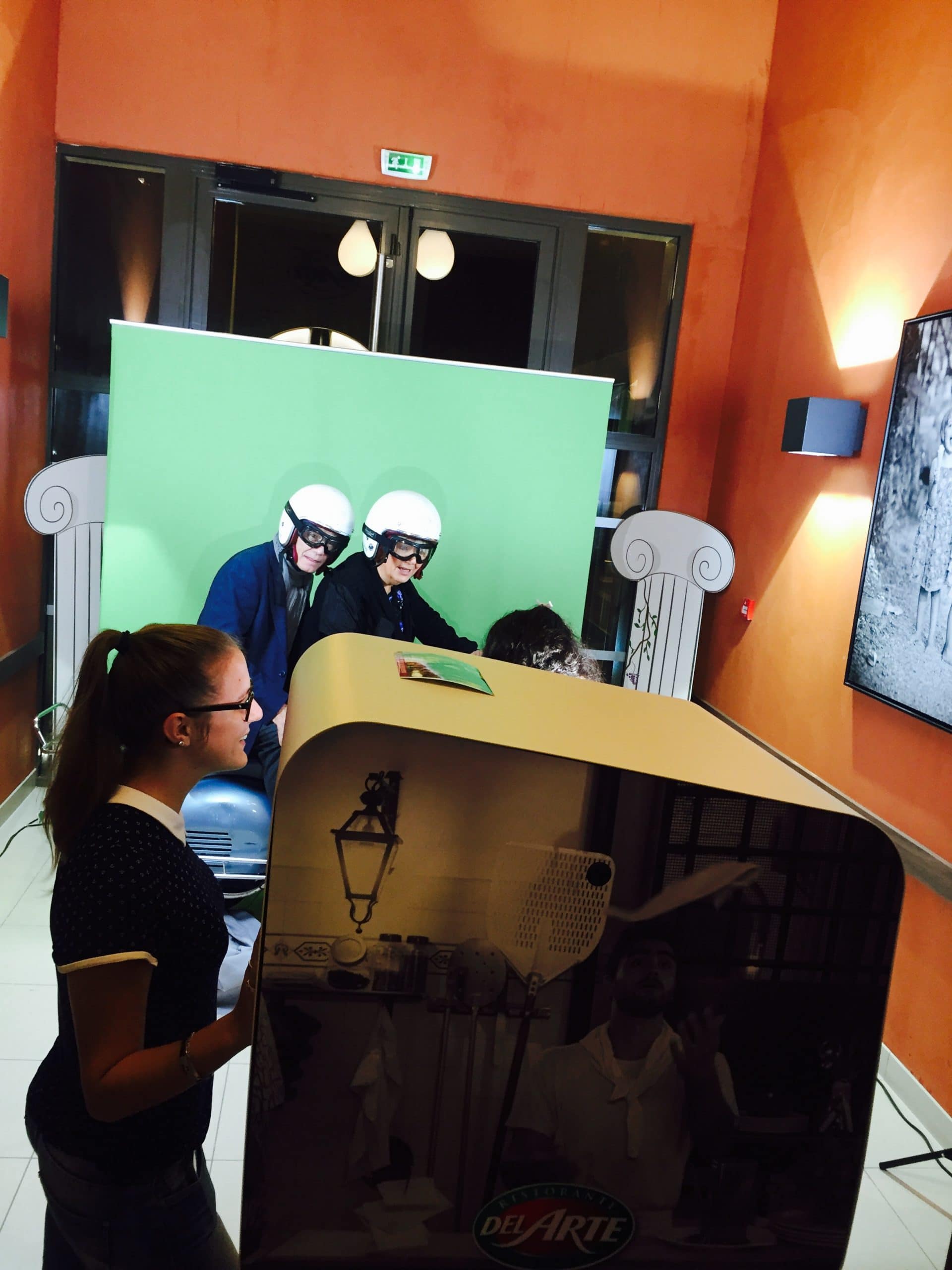 Photobooth connecté et animation fond vert au Del Arte Dardilly Lyon pour l'inauguration du restaurant en 2016