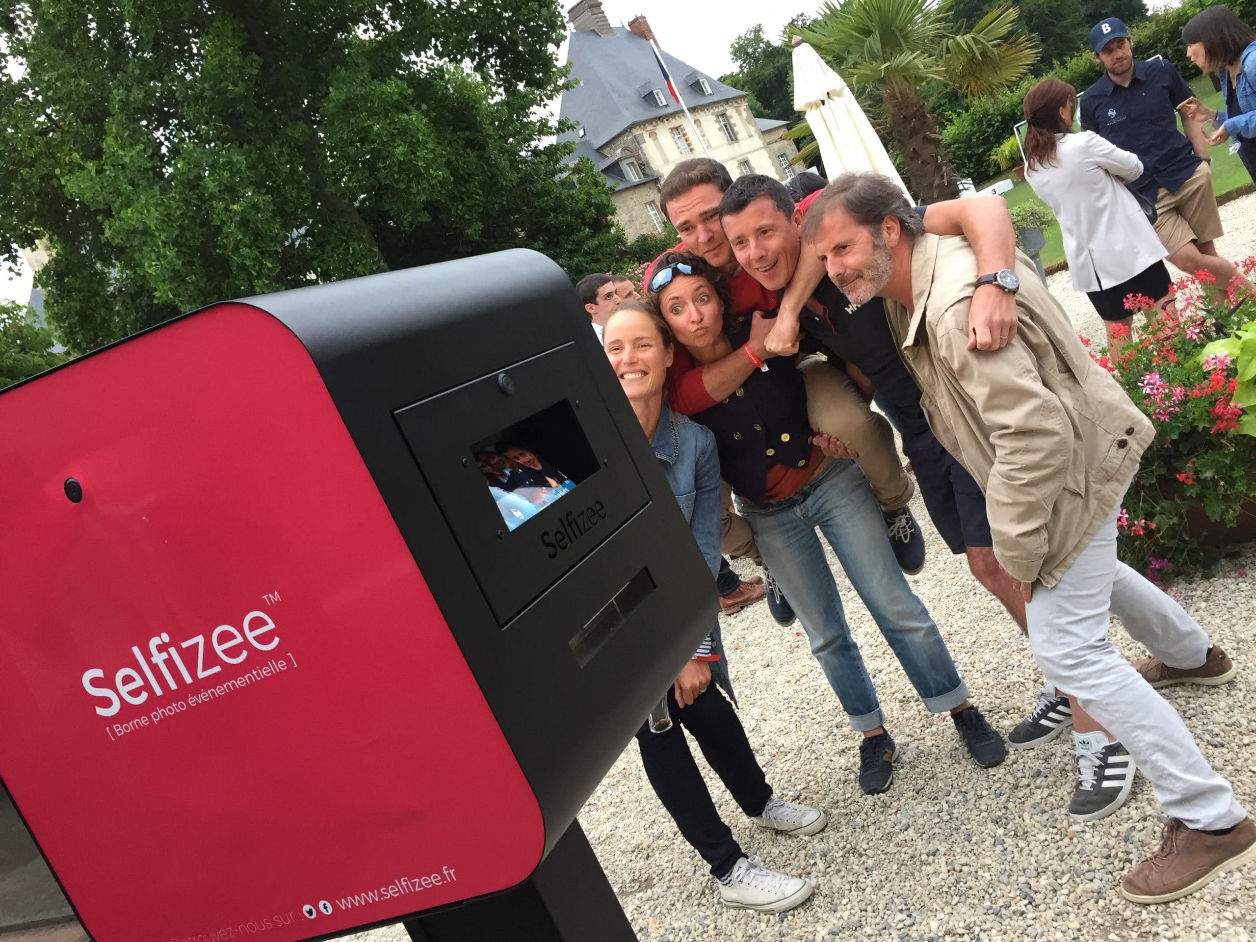 Animation selfie box pour tirages photos du défi entreprises Sports & Nature 2017 au domaine des Ormes près de Saint Malo et Rennes