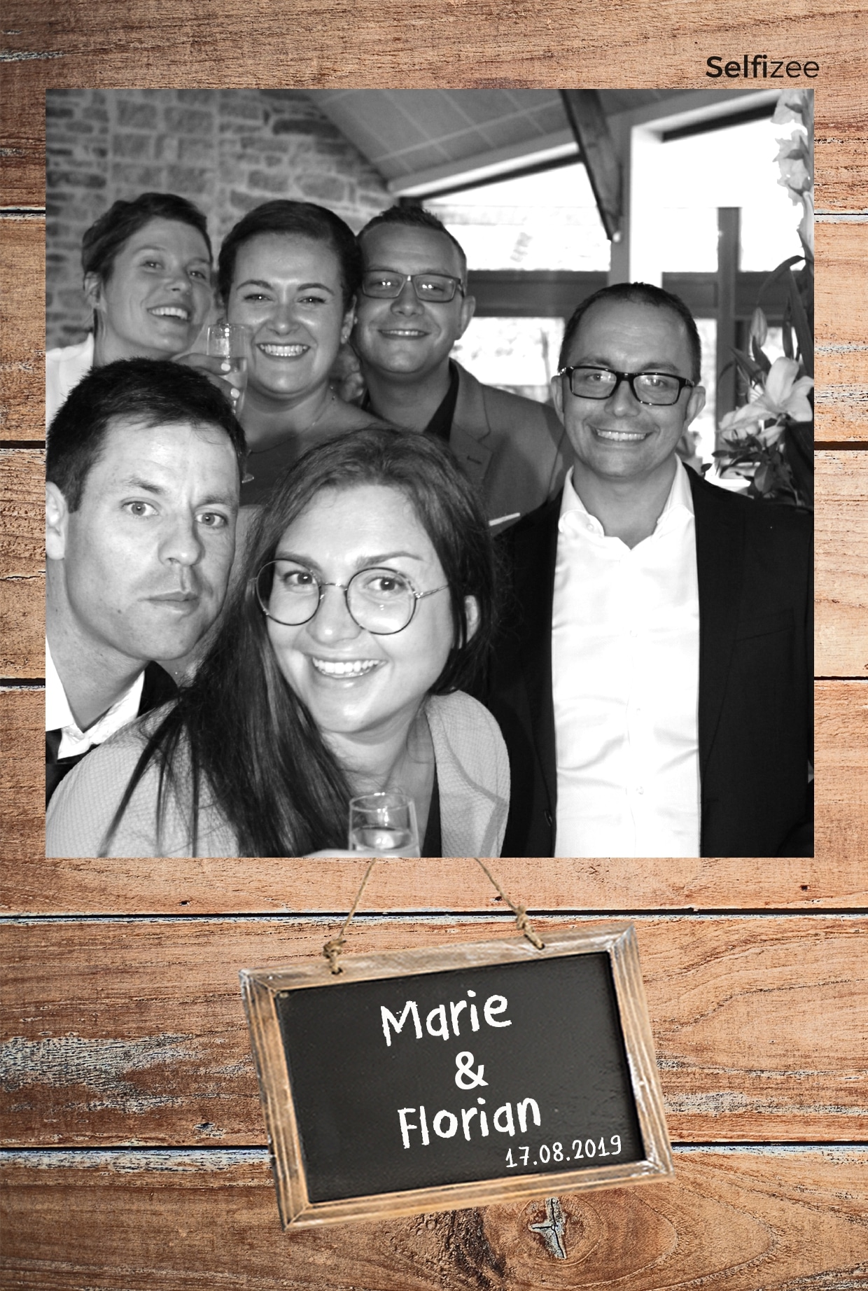 Selfie mariage à Lorient avec location animation borne photo mariage dans le Morbihan